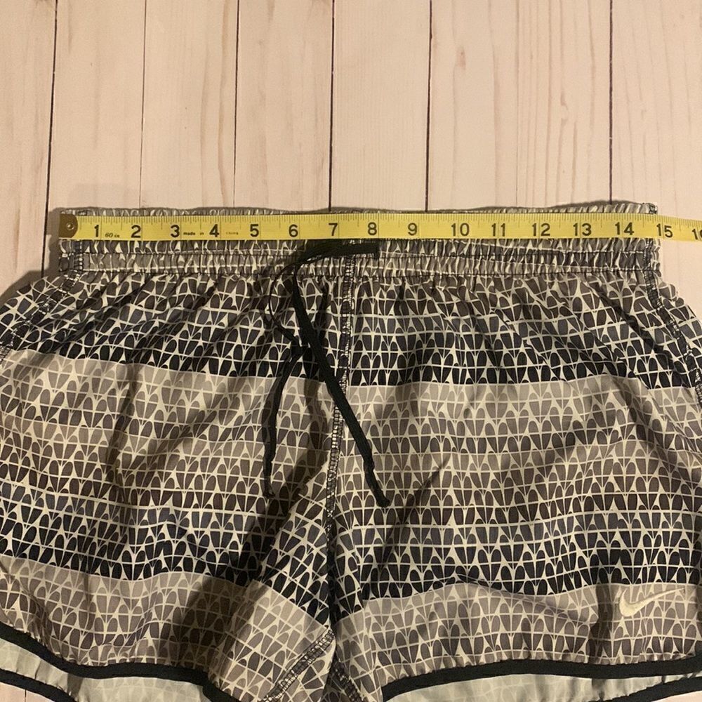 Nike Fit Dry unlined shorts with drawstring - Picture 11 of 12